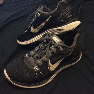 Black Nike Lunarglide 3's