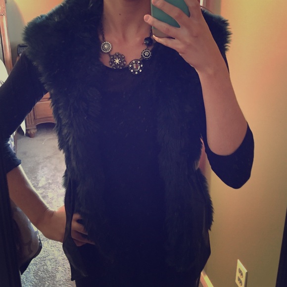 Faux fur vest black