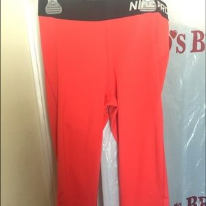 Nike Dri-fit Capri pants
