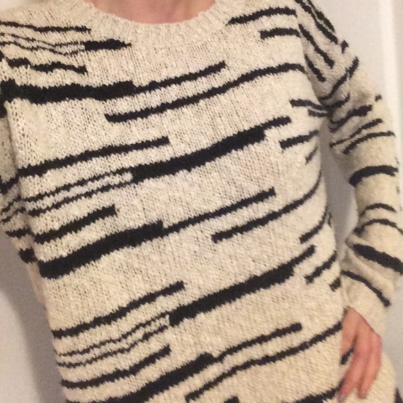 Forever 21 striped designed pullover sweater