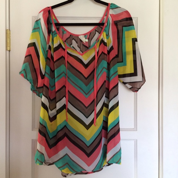Bright chevron blouse - Picture 2 of 3