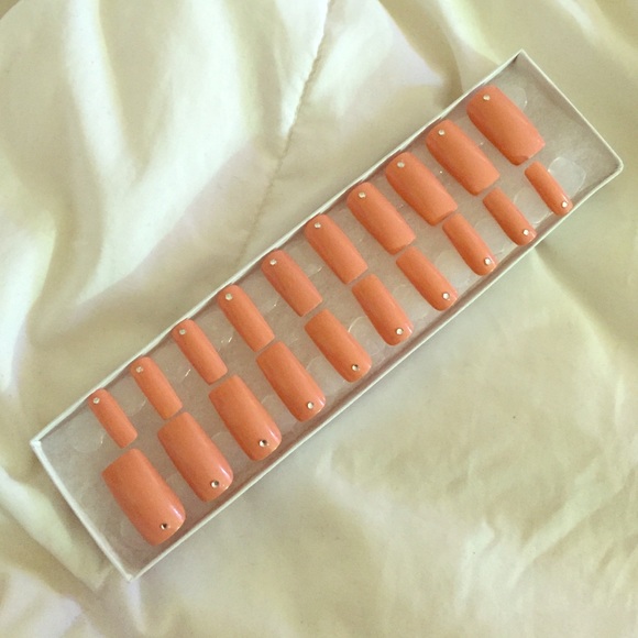 Nude Hand-Painted False Acrylic Glue-On Nails - Picture 1 of 3