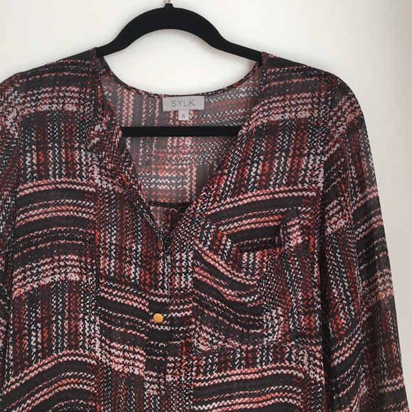 Patterned Top - Picture 2 of 3