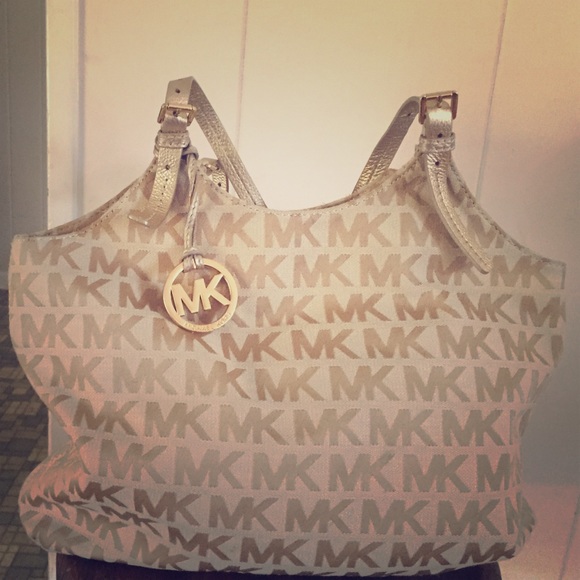 Michael Kors logo bag