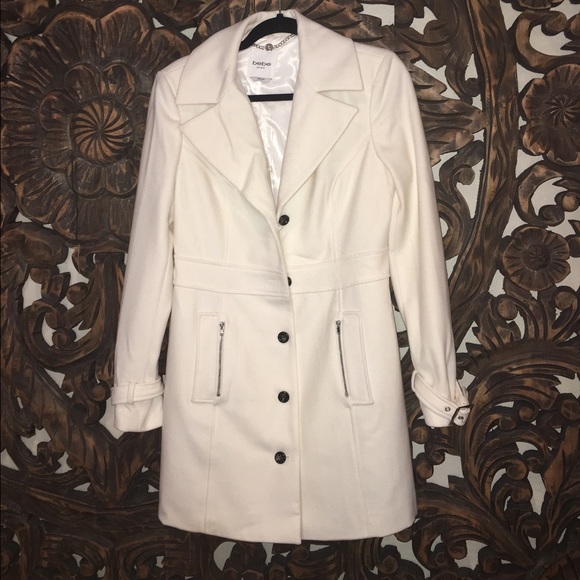 NWOT Bebe white coat w removable faux fur collar - Picture 2 of 4