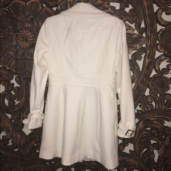 NWOT Bebe white coat w removable faux fur collar - Picture 3 of 4