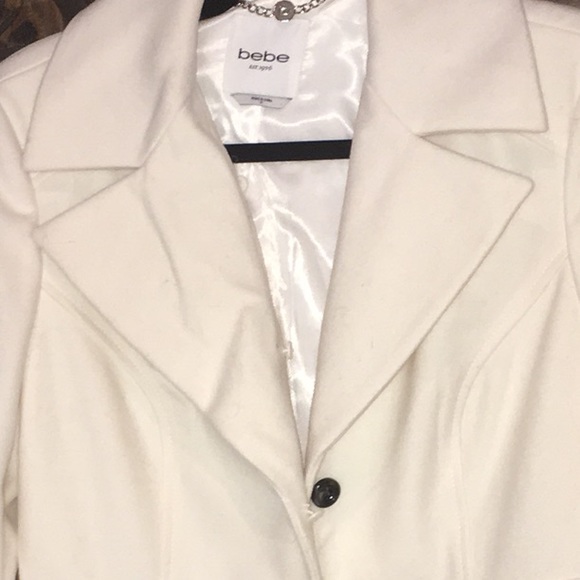 NWOT Bebe white coat w removable faux fur collar - Picture 4 of 4