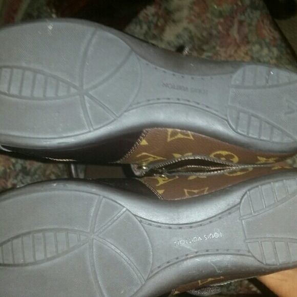 Louis Vuitton Sneakers - Picture 4 of 4