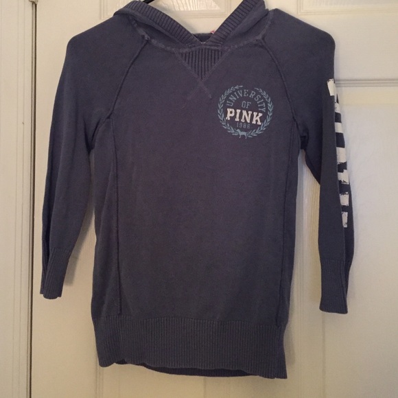 3/4 sleeved hooded shirt