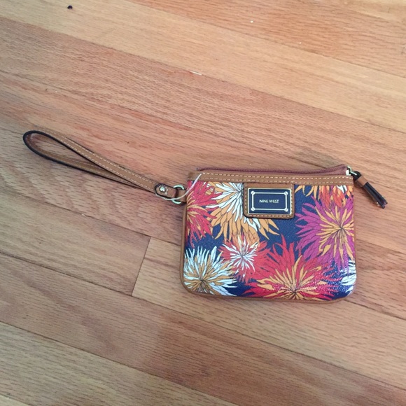 Nine West wristlet