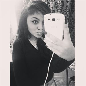 Meet your Posher, Daniela