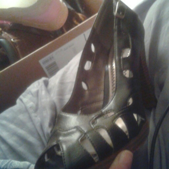Bongo heels - Picture 1 of 4