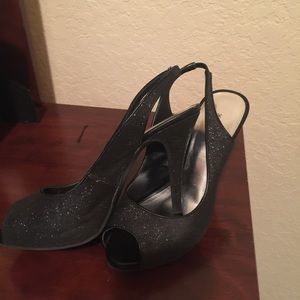Sparkle Black heel.