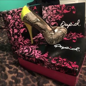 Snake skin high heels- SIZE 8.5