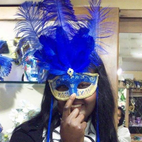 Meet your Posher, Cynthia - Picture 1 of 1