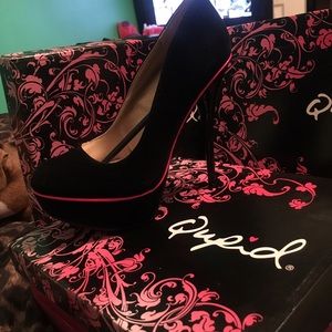 BLACK VELVET HIGH HEELS