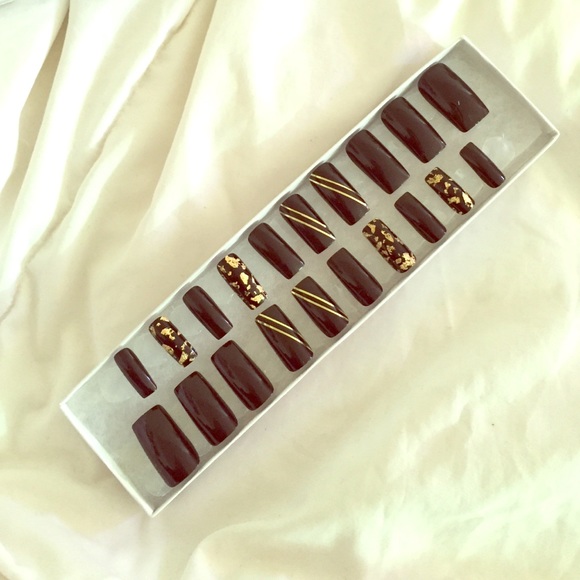 Hand-Painted False Acrylic Glue-On Nails - Picture 1 of 3