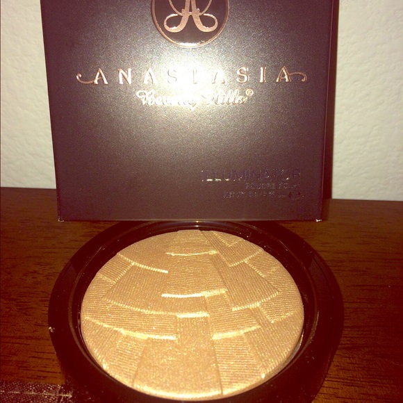 ISO ANASTASIA SO HOLLYWOOD 📽