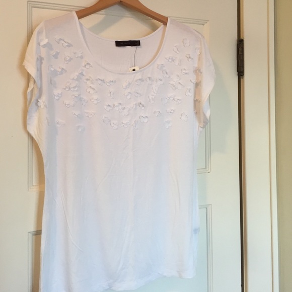 White T - Picture 3 of 4