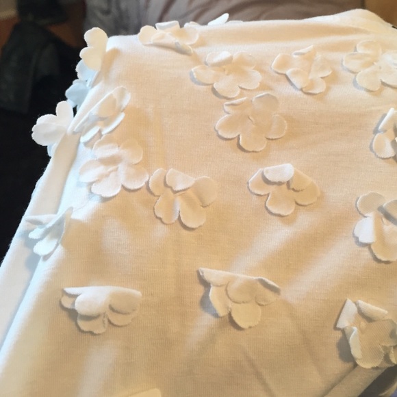 White T - Picture 4 of 4