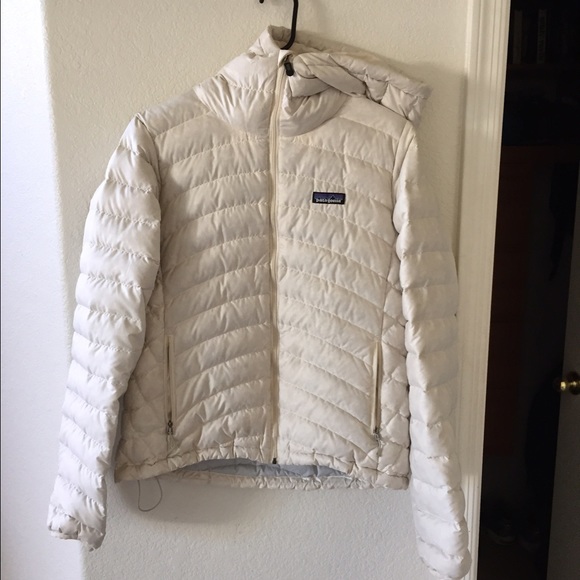 White Patagonia down jacket with hood
