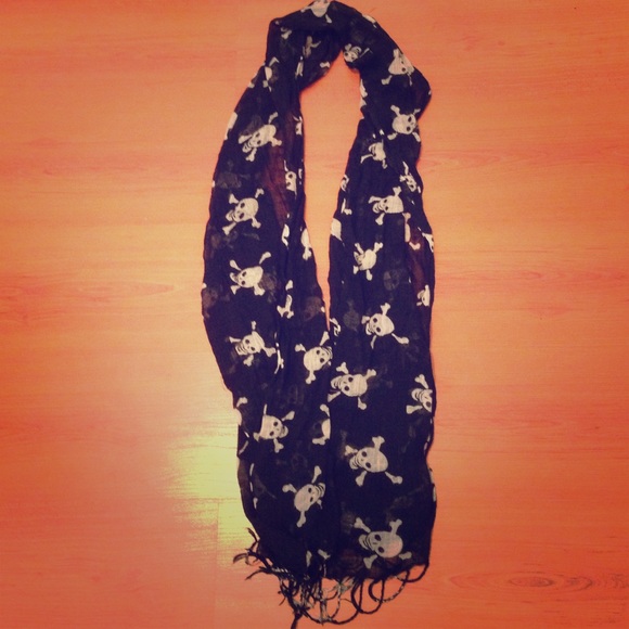 Skull Scarf 💀