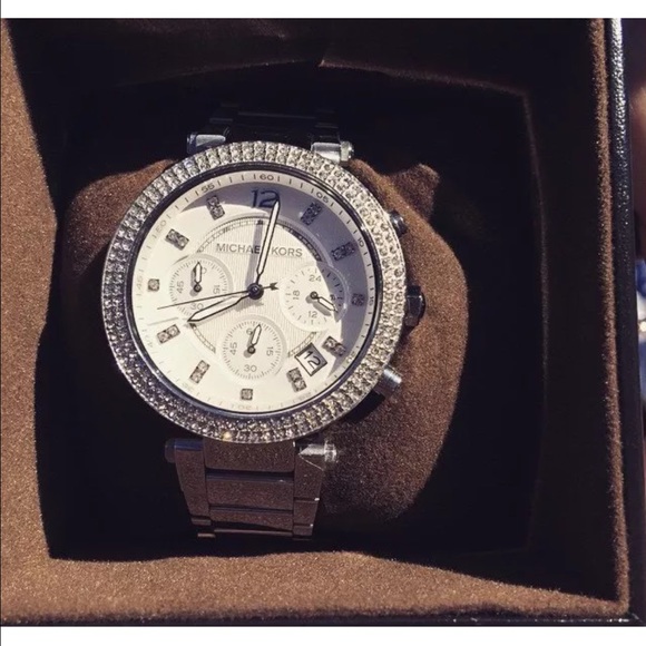 Michele watch: CSX diamond chronograph display picture 3