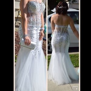 Im a selling a prom dress