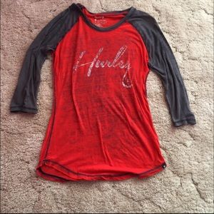 Sz small Hurley baseball tee