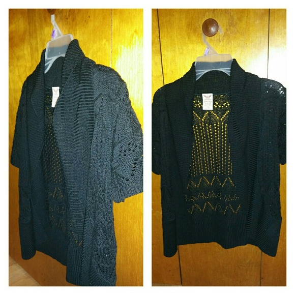 Short sweater. Excellent Condition!!!