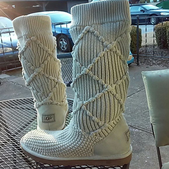 UGG Shoes - UGG Australia beautiful knit cream boots sz. 9