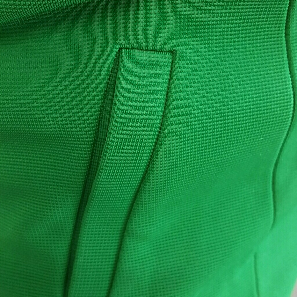 GORGEOUS GREEN SHORTS NWOT - Picture 4 of 4
