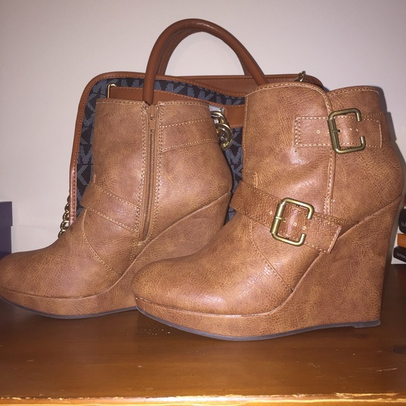 💗Cute booties by Qupid. Will take offers.💗