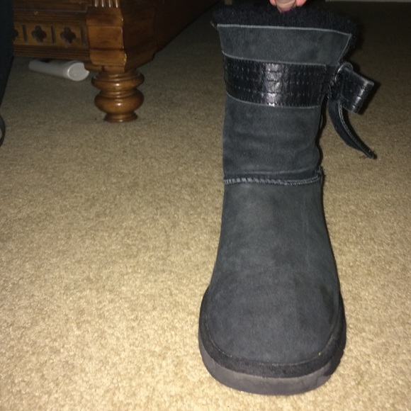 Bailey bow uggs - Picture 2 of 3