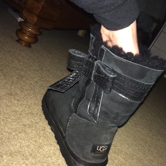 Bailey bow uggs - Picture 3 of 3