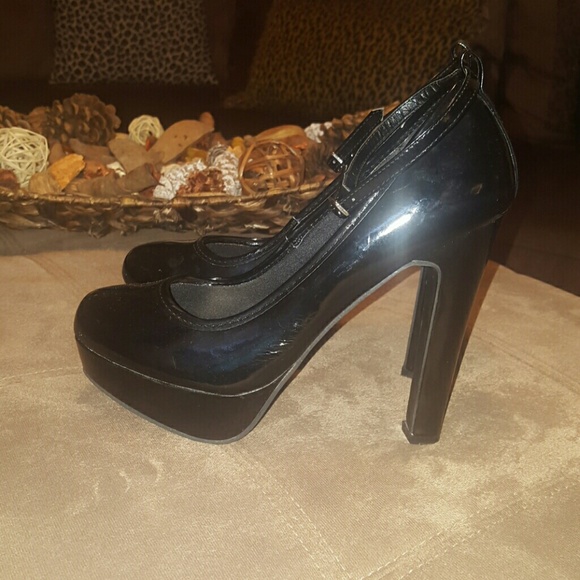 👠Shiny Black Patent Leather Pumps!!