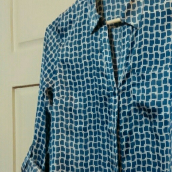 Button down blouse - Picture 2 of 2