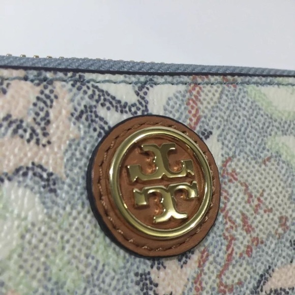 Tory Burch
Kerrington Zip Continental Wallet - Picture 4 of 4