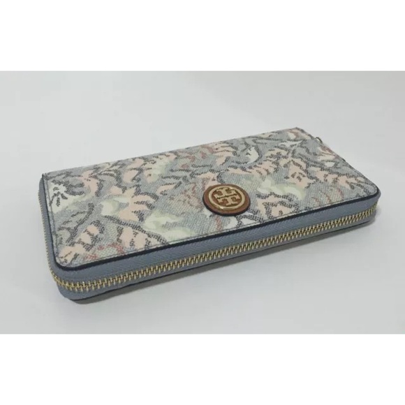 Tory Burch
Kerrington Zip Continental Wallet - Picture 3 of 4