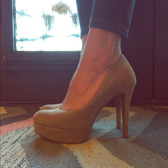 Tan Suede pumps
