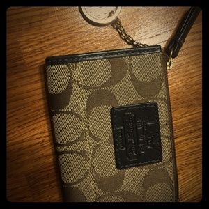 ‼️ FINAL PRICE DROP ‼️Coach money wallet.
