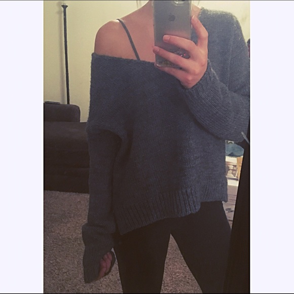 ❌SOLD❌ Brandy Melville Sweater - Picture 2 of 3