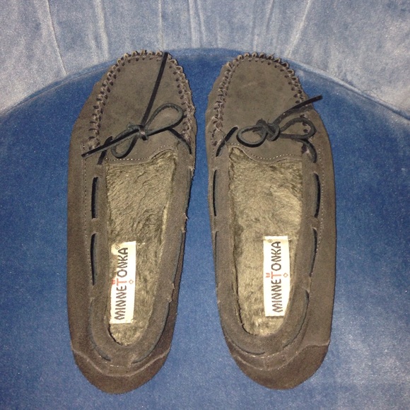 Minnetonka Moccasins Charcoal, Size 9