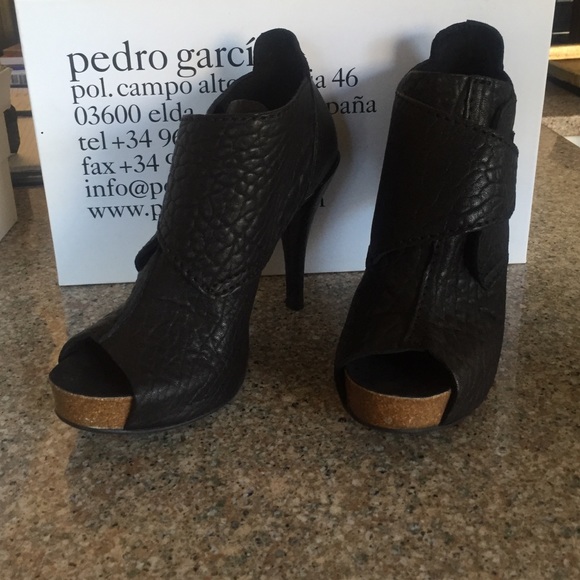 Pedro Garcia stiletto booties