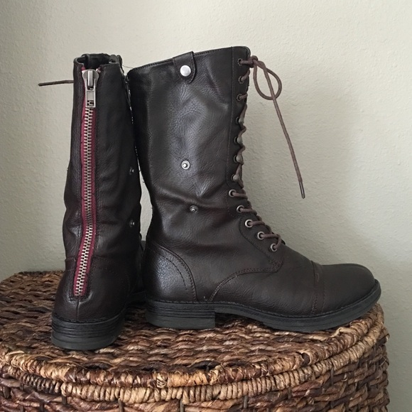 Lace up boot with burgundy zipper on back