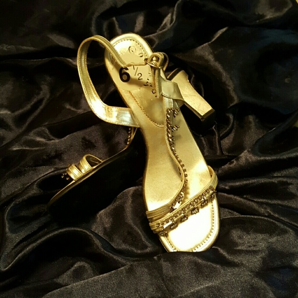 Ladies silver shoes with stars worn 1x to wedding - Picture 3 of 4