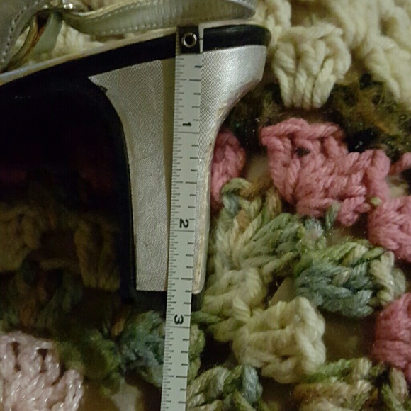 Ladies silver shoes with stars worn 1x to wedding - Picture 4 of 4