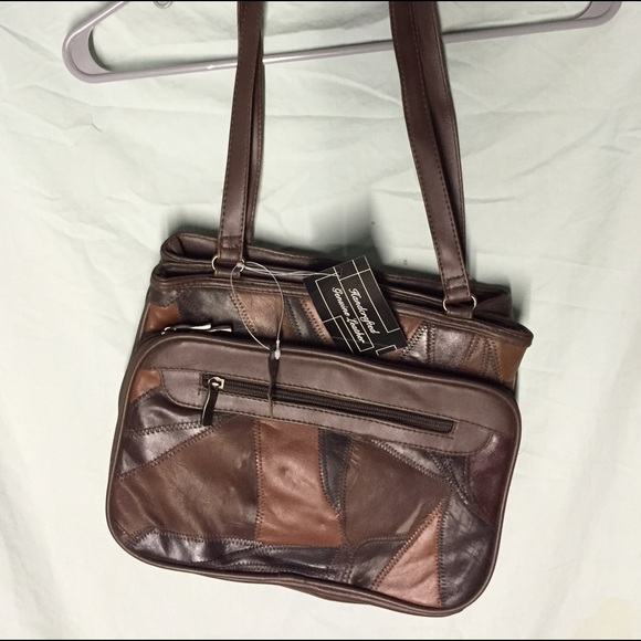 NWT Lovely Leather Purse!