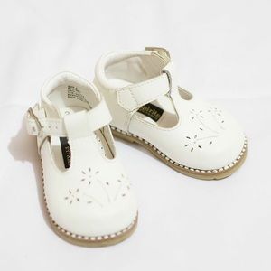 Baby Girl White Dress Shoes (size) 3