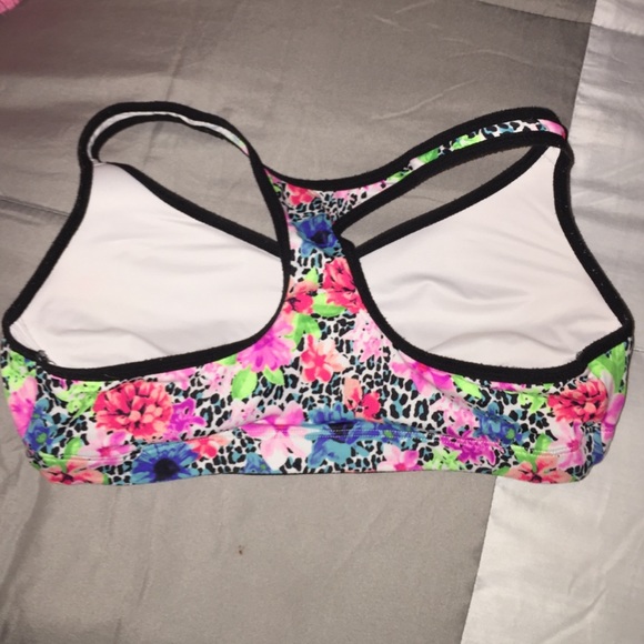 VS yoga sports bra - Picture 3 of 3